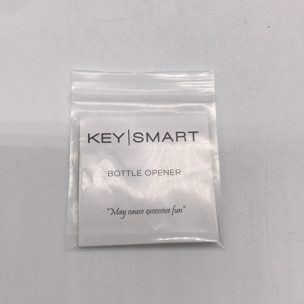 Key Smart Compact Key Holder + 4 Accessories/Color Red & Silver - Picture 8 of 14